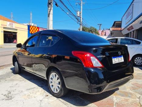 NISSAN Versa Sedan 1.0 4P FLEX S, Foto 2