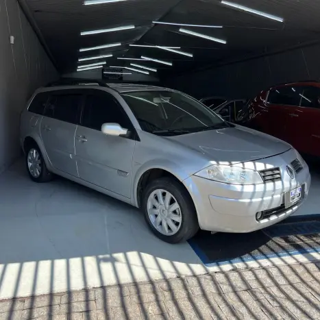 RENAULT Megane Grand Tour 1.6 16V 4P FLEX DYNAMIQUE, Foto 3