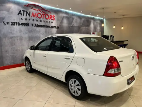 TOYOTA Etios Hatch 1.5 16V 4P FLEX XS, Foto 2