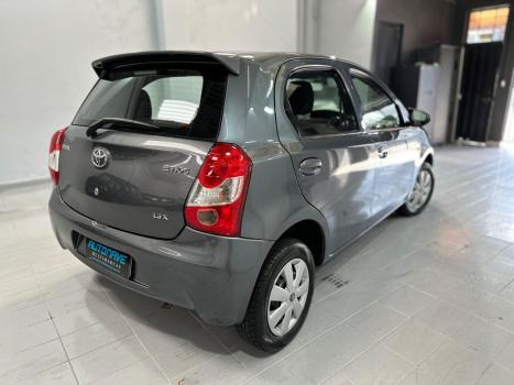 TOYOTA Etios Hatch 1.3 16V 4P FLEX X, Foto 4