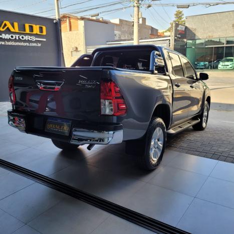 TOYOTA Hilux Caminhonete 2.7 16V 4P SRV FLEX 4X4  CABINE DUPLA AUTOMTICO, Foto 5