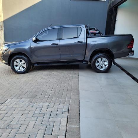 TOYOTA Hilux Caminhonete 2.7 16V 4P SRV FLEX 4X4  CABINE DUPLA AUTOMTICO, Foto 8