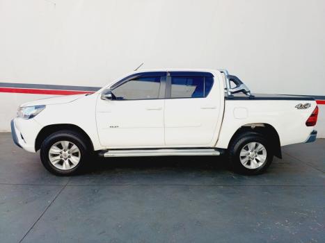 TOYOTA Hilux Caminhonete 2.8 16V 4P SR 4X4 DIESEL CABINE DUPLA AUTOMTICO, Foto 8