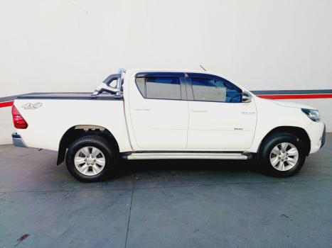 TOYOTA Hilux Caminhonete 2.8 16V 4P SR 4X4 DIESEL CABINE DUPLA AUTOMTICO, Foto 19