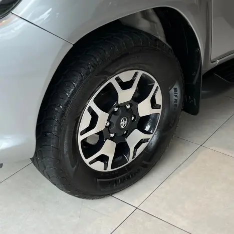 TOYOTA Hilux Caminhonete 2.7 16V 4P SRV FLEX 4X4  CABINE DUPLA AUTOMTICO, Foto 18
