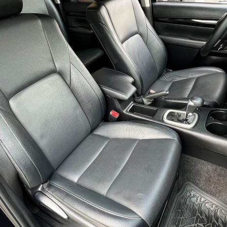TOYOTA Hilux Caminhonete 2.8 16V 4P SRX DIESEL CABINE DUPLA, Foto 11