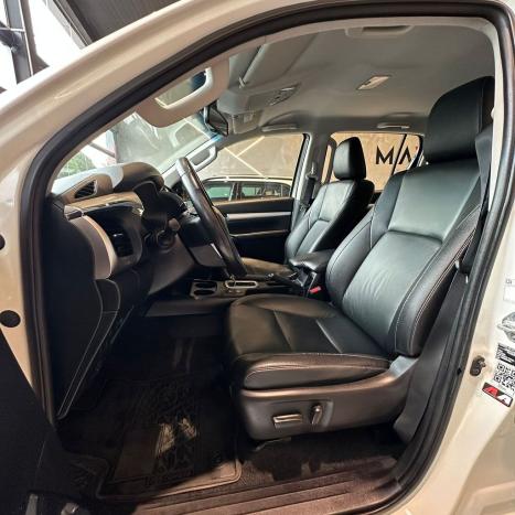 TOYOTA Hilux Caminhonete 2.8 16V SRV 4X4 DIESEL CABINE DUPLA AUTOMTICO, Foto 7