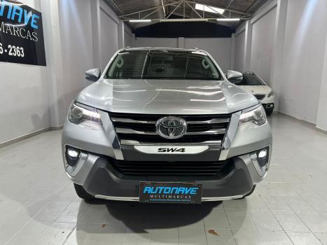 TOYOTA Hilux SW4 2.8 16V 4P SRX 4X4 7 LUGARES TURBO DIESEL AUTOMTICO, Foto 14