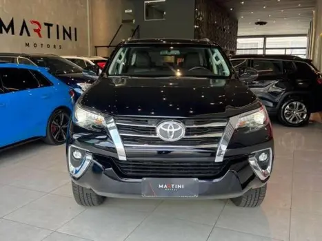 TOYOTA Hilux SW4 2.8 16V 4P SRX 4X4 7 LUGARES TURBO DIESEL AUTOMTICO, Foto 10