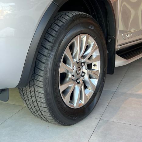 TOYOTA Hilux SW4 2.8 16V 4P SRX 4X4 7 LUGARES TURBO DIESEL AUTOMTICO, Foto 20