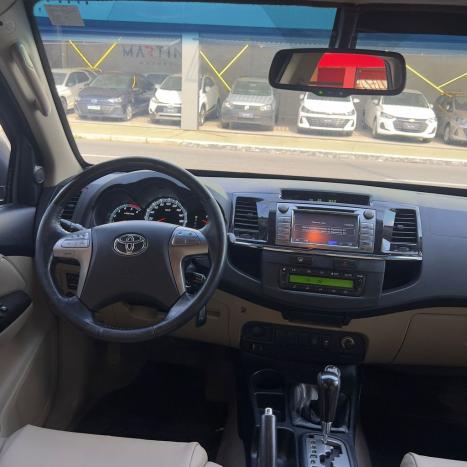 TOYOTA Hilux SW4 3.0 16V 4P SRV 4X4 7 LUGARES TURBO DIESEL AUTOMTICO, Foto 10