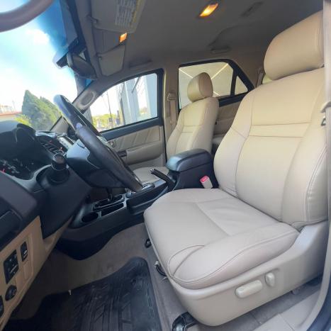 TOYOTA Hilux SW4 3.0 16V 4P SRV 4X4 7 LUGARES TURBO DIESEL AUTOMTICO, Foto 12