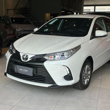 TOYOTA Yaris Hatch 1.5 16V 4P FLEX XS MULTIDRIVE AUTOMTICO CVT, Foto 2