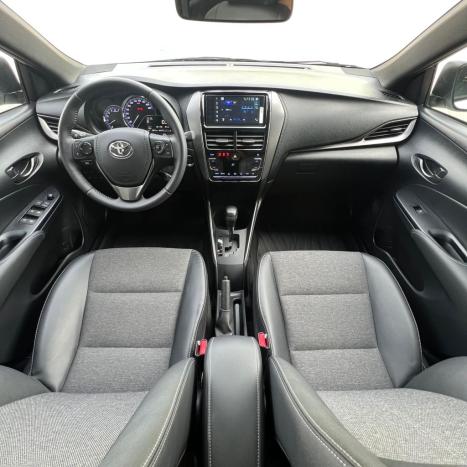 TOYOTA Yaris Hatch 1.5 16V 4P FLEX XS MULTIDRIVE AUTOMTICO CVT, Foto 9