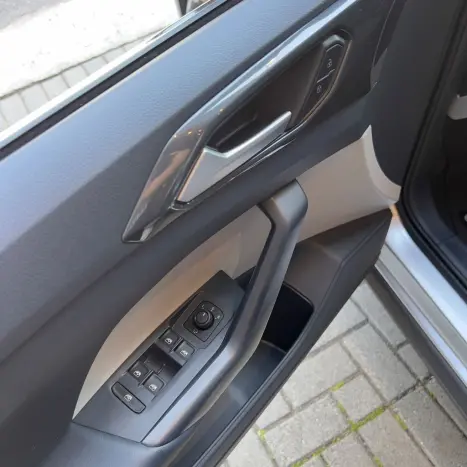 VOLKSWAGEN T-Cross 1.4 4P 250 TSI FLEX HIGHLINE AUTOMTICO, Foto 17