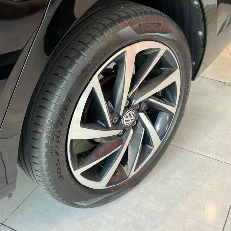 VOLKSWAGEN Virtus 1.0 4P 200 TSI FLEX HIGHLINE AUTOMTICO, Foto 18