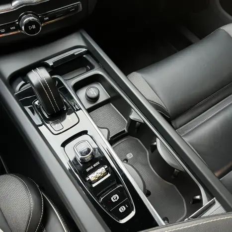 VOLVO XC60 2.0 16V 4P T8 HYBRID R-DESIGN AWD GEARTRONIC AUTOMTICO, Foto 13