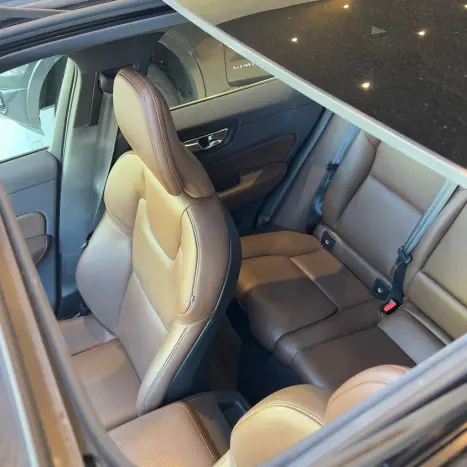 VOLVO XC60 2.0 16V 4P T8 HYBRID MOMENTUM AWD GEARTRONIC AUTOMTICO, Foto 15