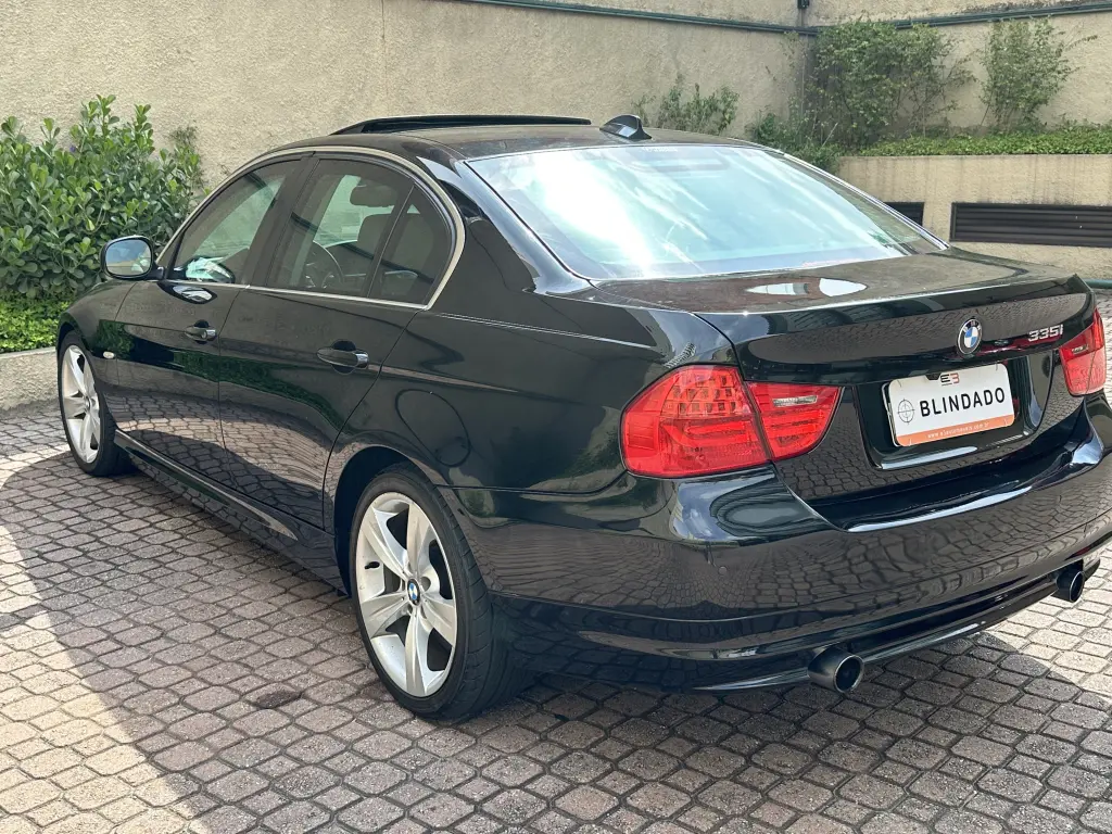 BMW 335I - Foto