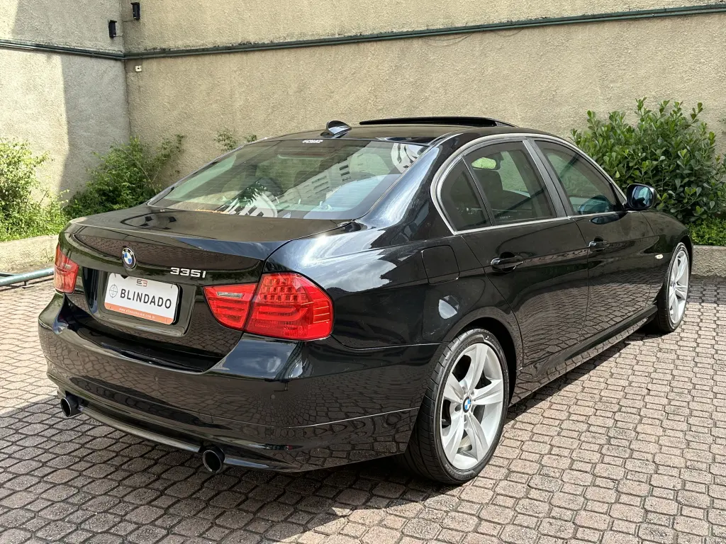 BMW 335I - Foto