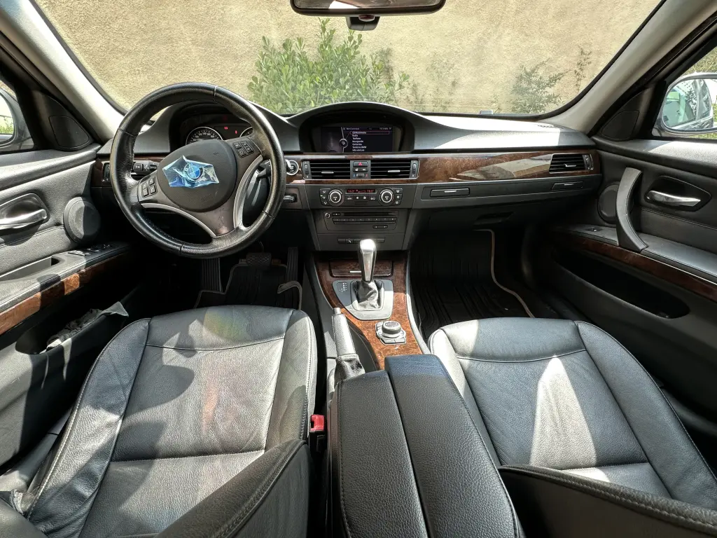BMW 335I - Foto