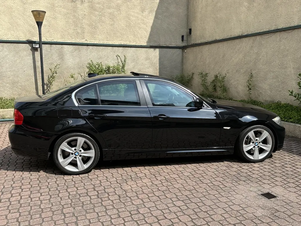 BMW 335I - Foto