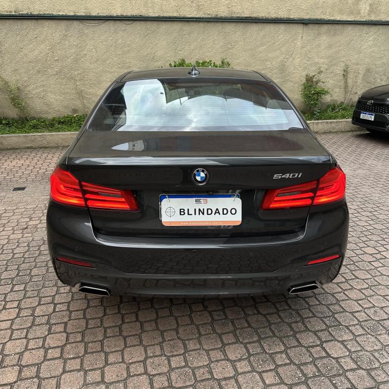 BMW 540I - Foto