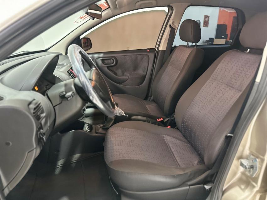 CHEVROLET Corsa Hatch - Foto