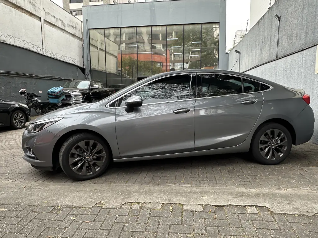 CHEVROLET Cruze Sedan - Foto