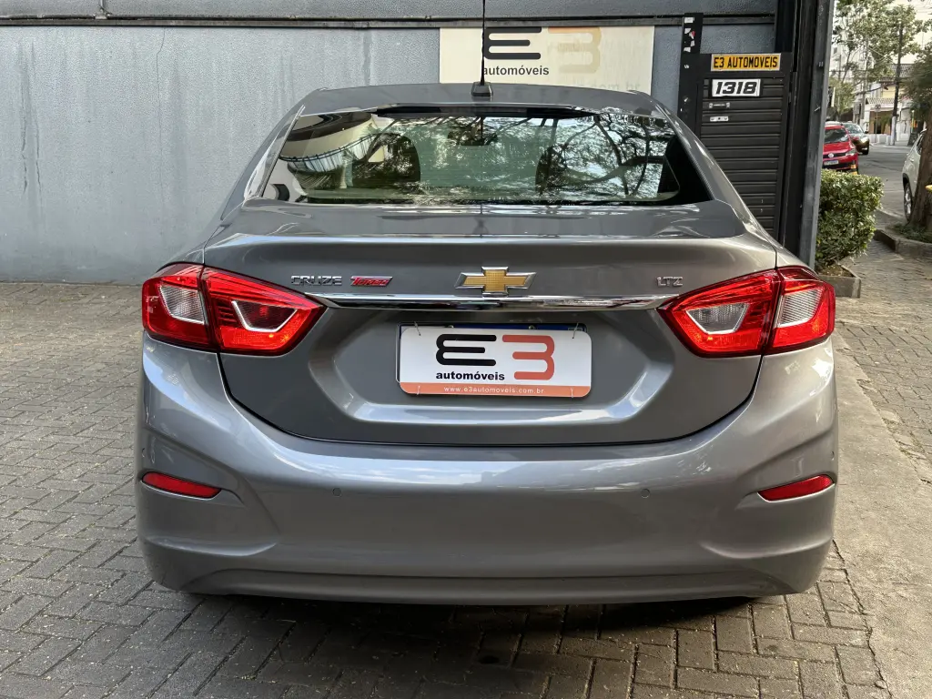 CHEVROLET Cruze Sedan - Foto