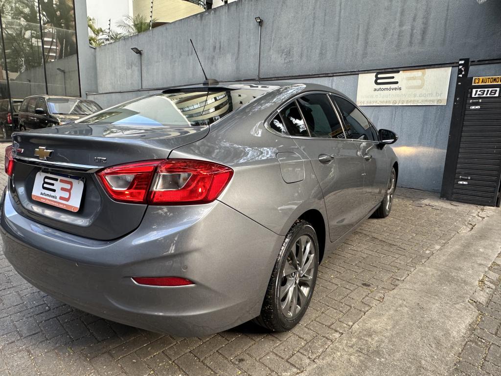 CHEVROLET Cruze Sedan - Foto