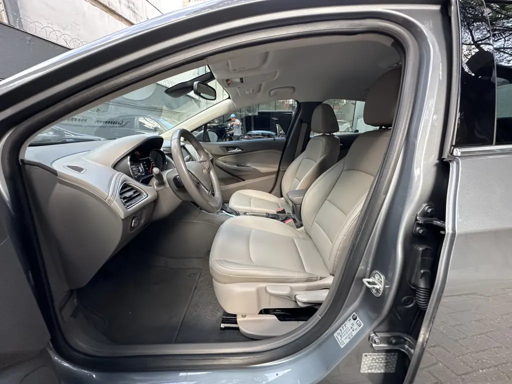 CHEVROLET Cruze Sedan - Foto