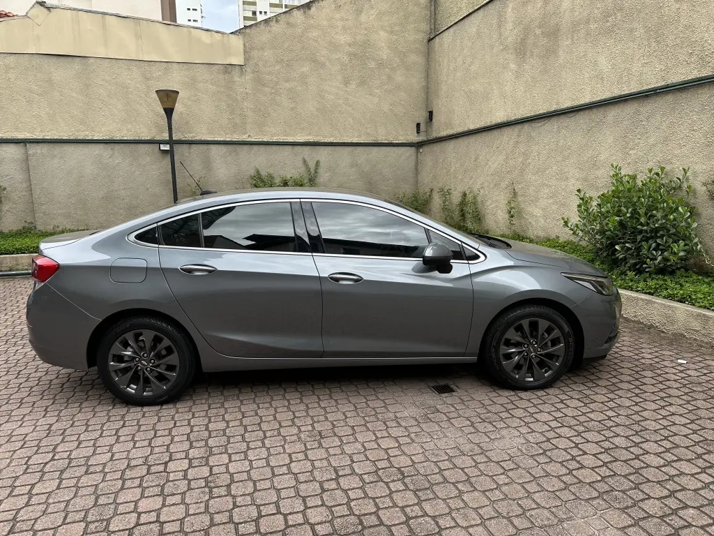 CHEVROLET Cruze Sedan - Foto