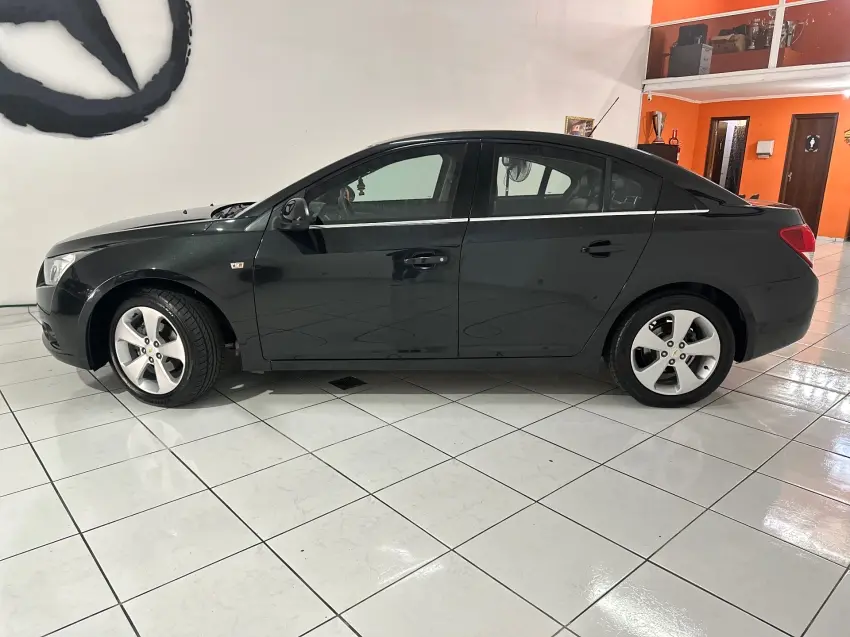 CHEVROLET Cruze Sedan - Foto