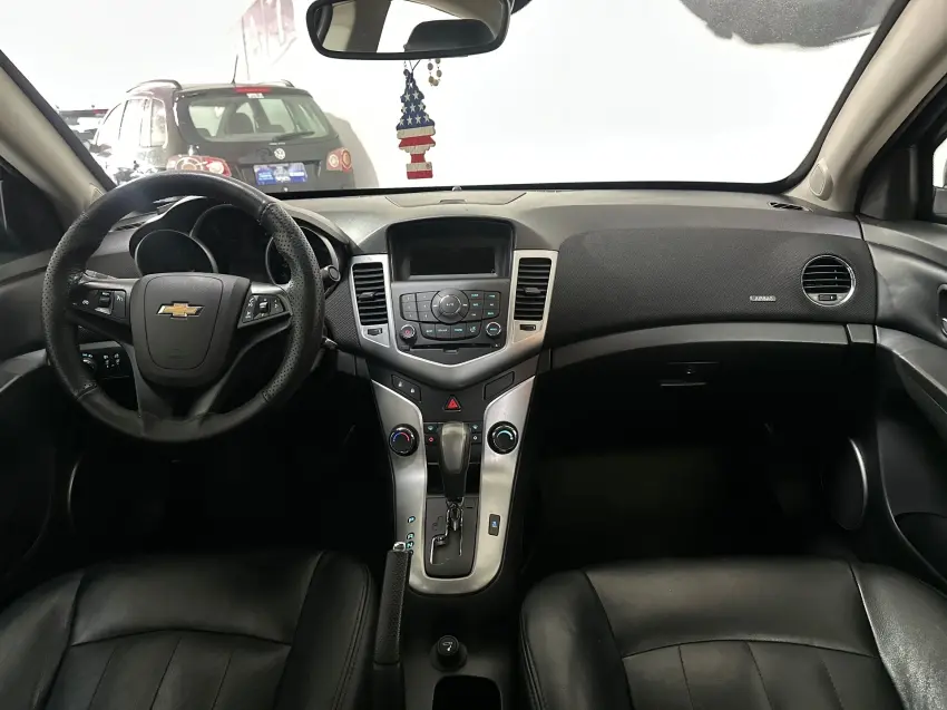 CHEVROLET Cruze Sedan - Foto