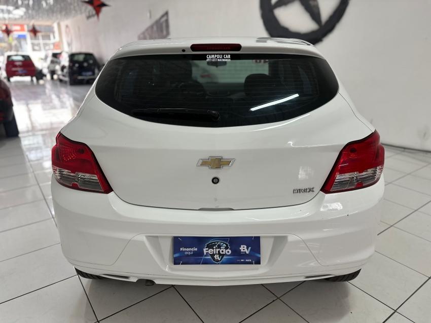 CHEVROLET Onix Hatch - Foto