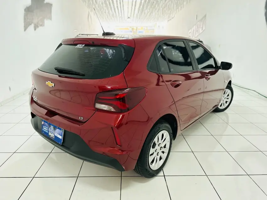 CHEVROLET Onix Hatch - Foto