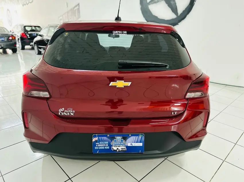 CHEVROLET Onix Hatch - Foto