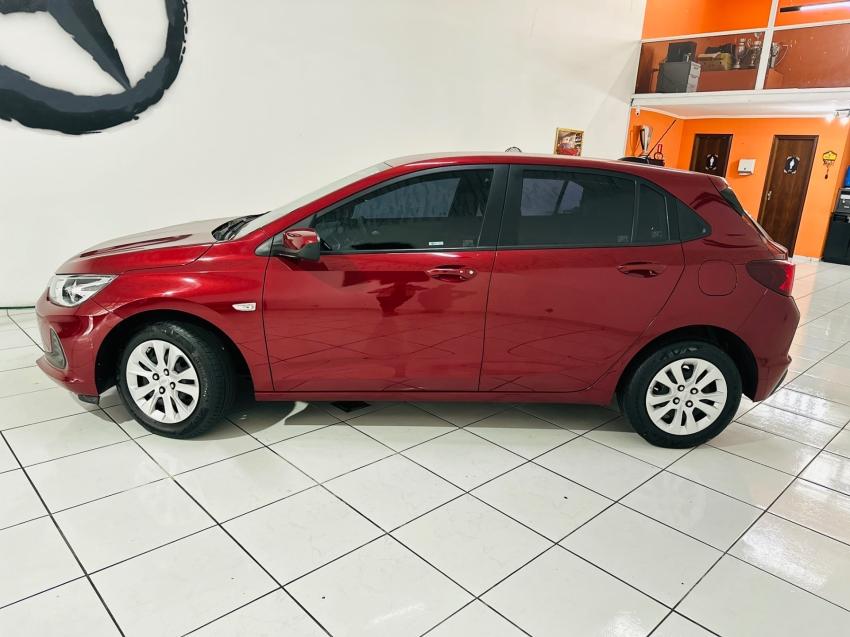 CHEVROLET Onix Hatch - Foto