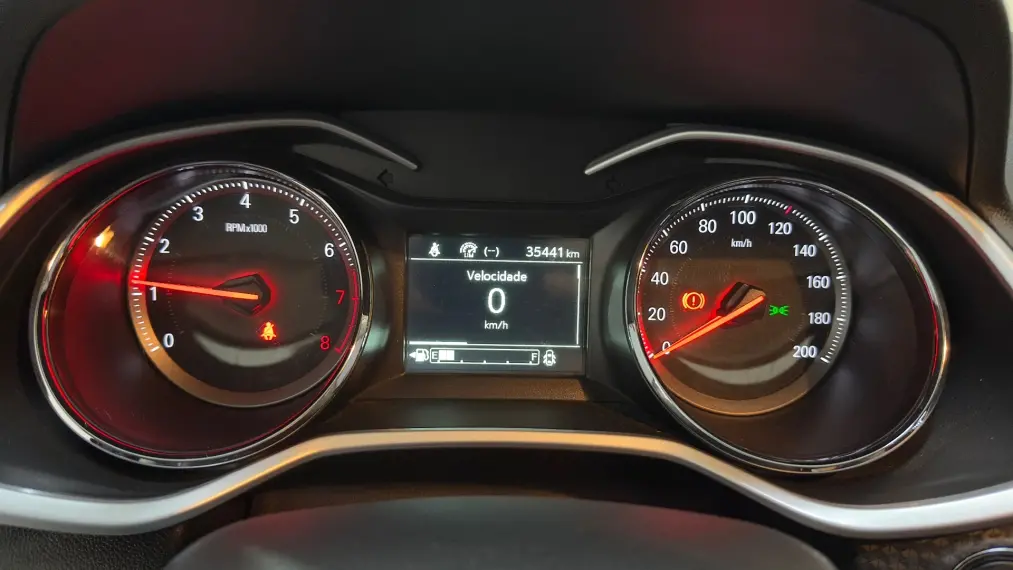 CHEVROLET Onix Hatch - Foto