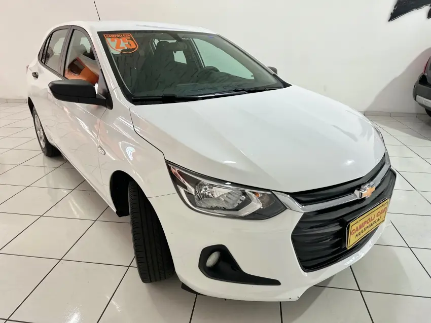 CHEVROLET Onix Hatch - Foto