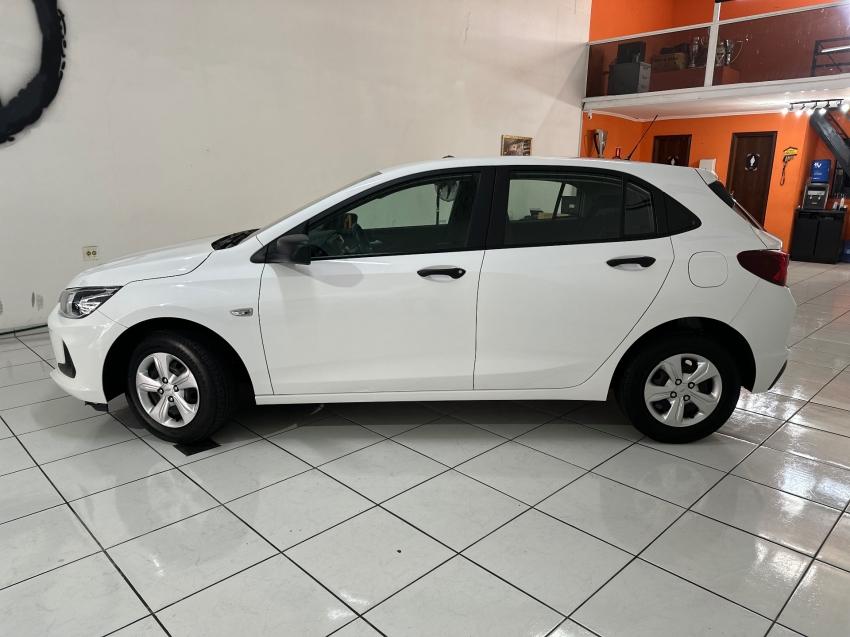CHEVROLET Onix Hatch - Foto