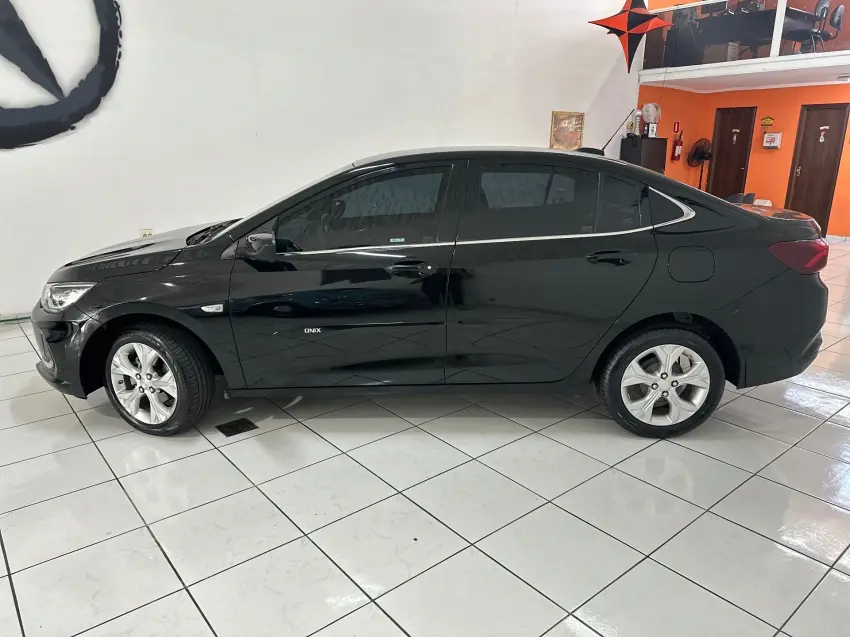 CHEVROLET Onix Sedan - Foto