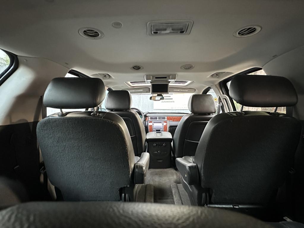 CHEVROLET Suburban - Miniatura