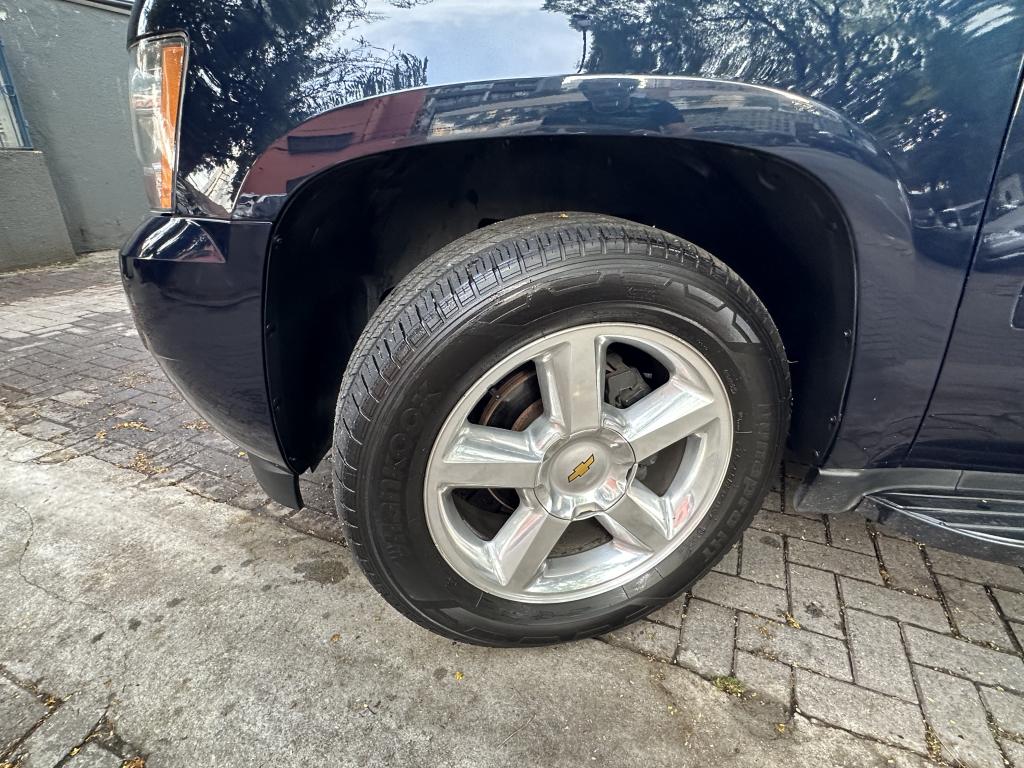 CHEVROLET Suburban - Foto