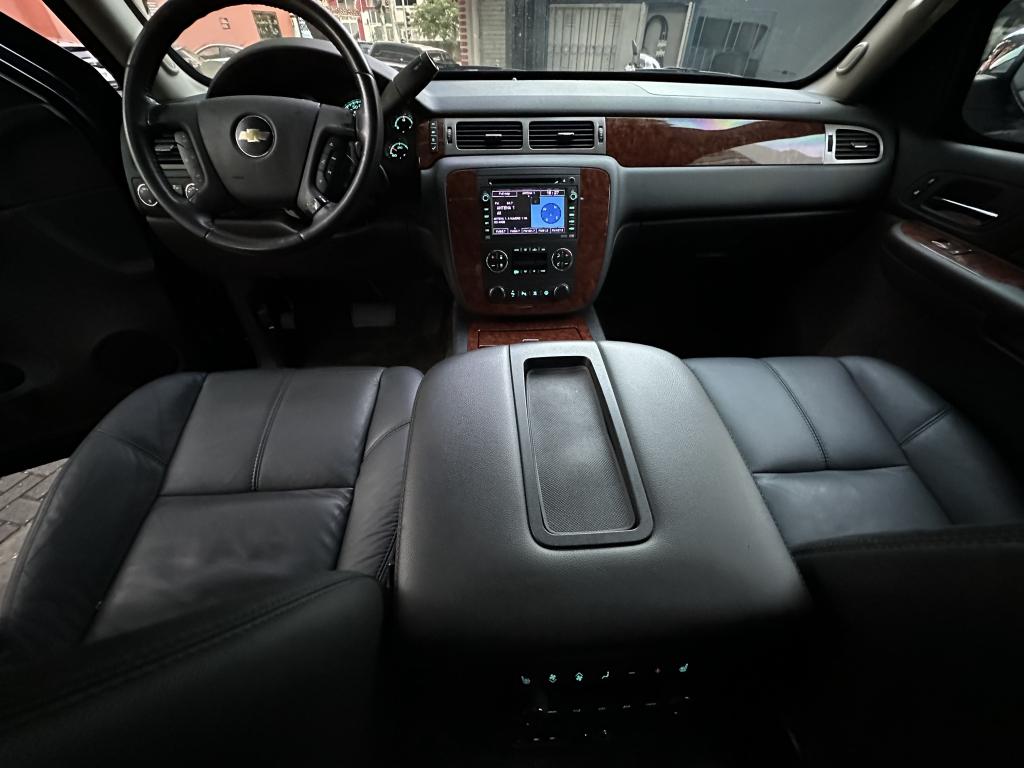 CHEVROLET Suburban - Foto