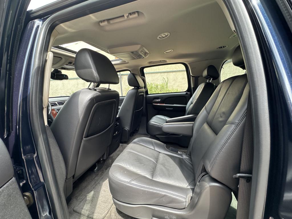 CHEVROLET Suburban - Foto