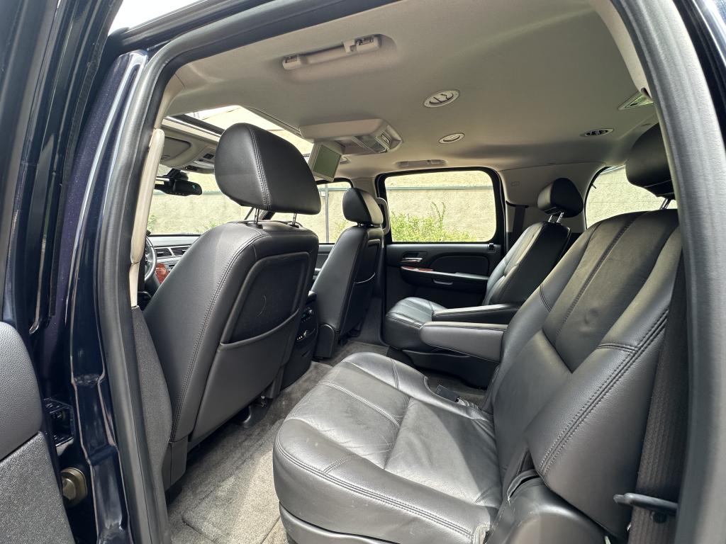 CHEVROLET Suburban - Foto