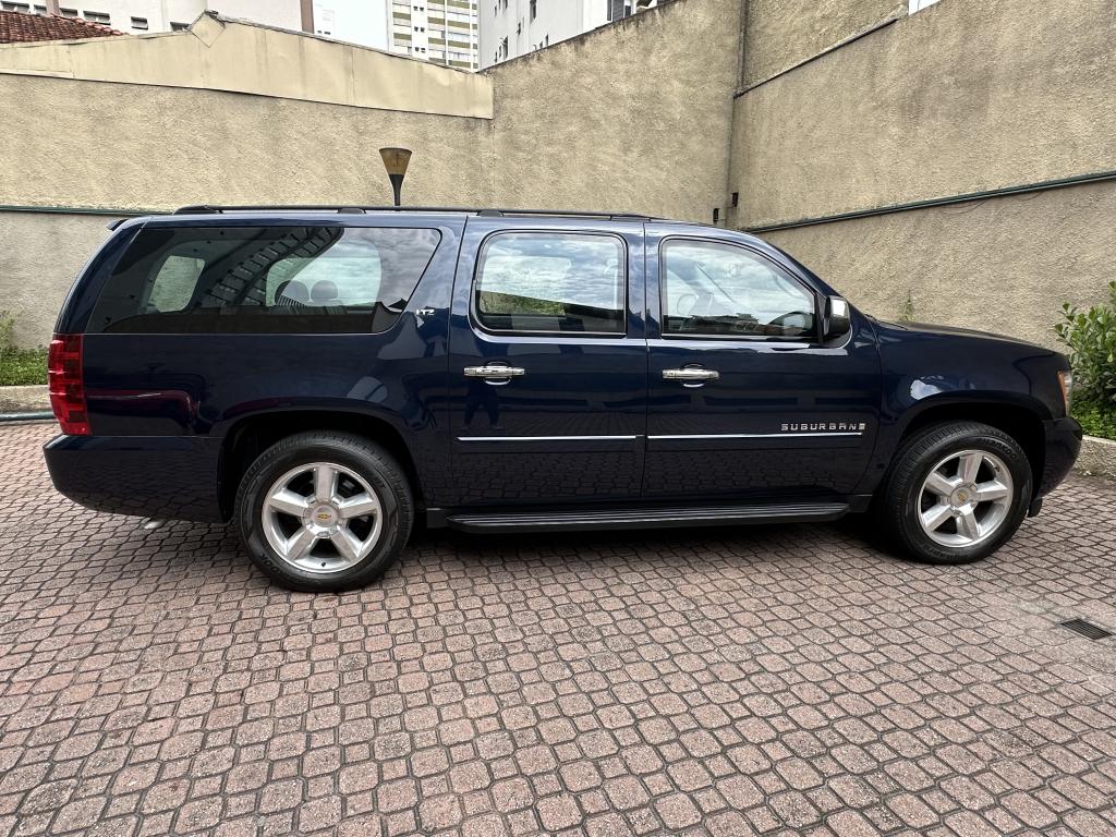 CHEVROLET Suburban - Foto
