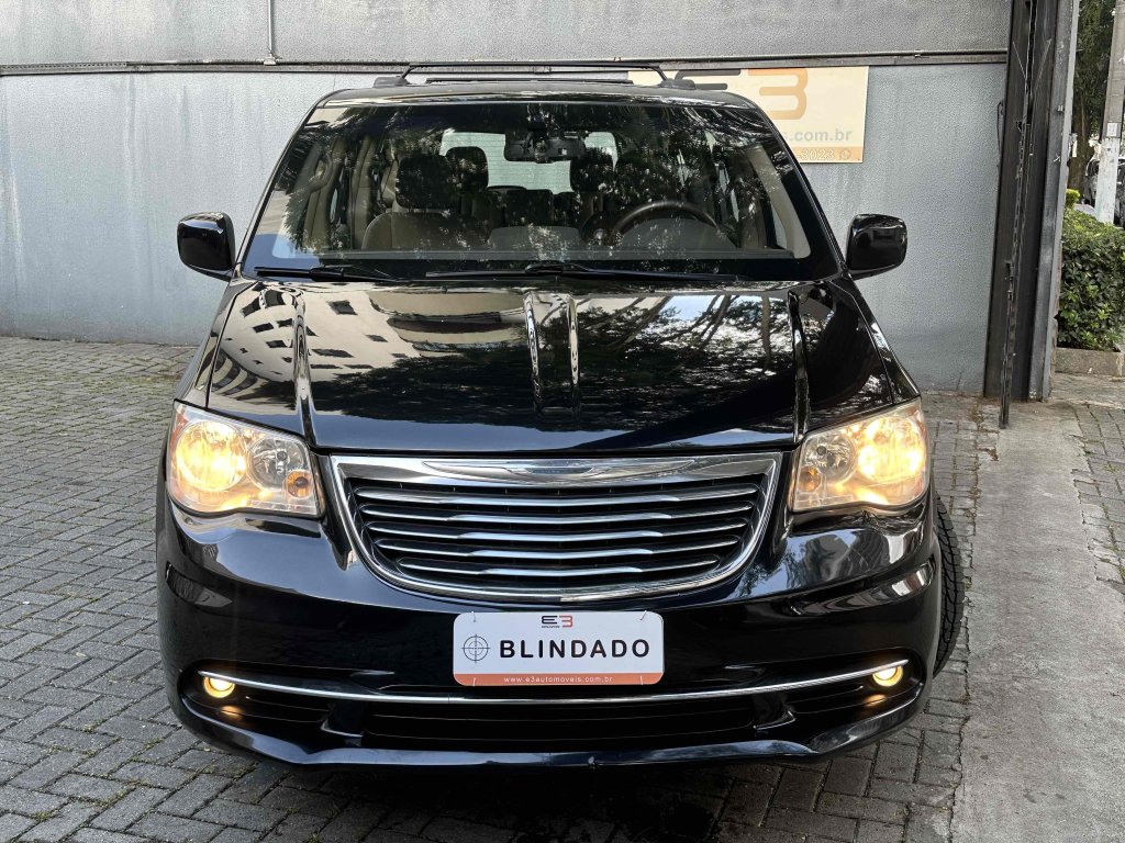CHRYSLER Town & Country